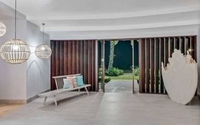 Luxurious 8-bedroom Dreamy Villa