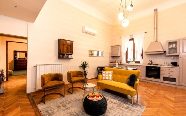 Florentine Palazzo - 4 bedrooms - Historic Center apt