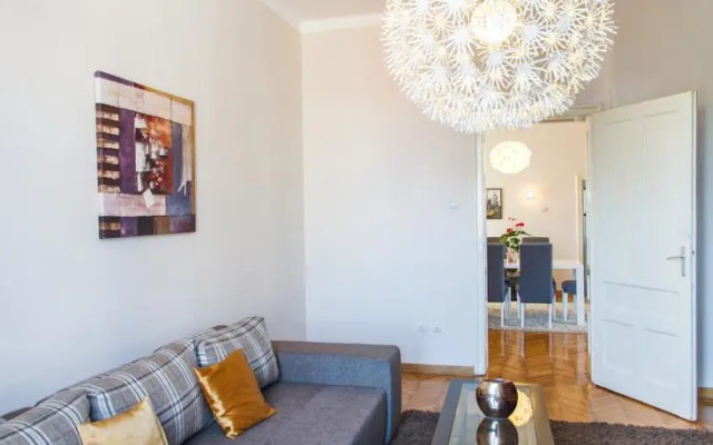 Bitef Apartment