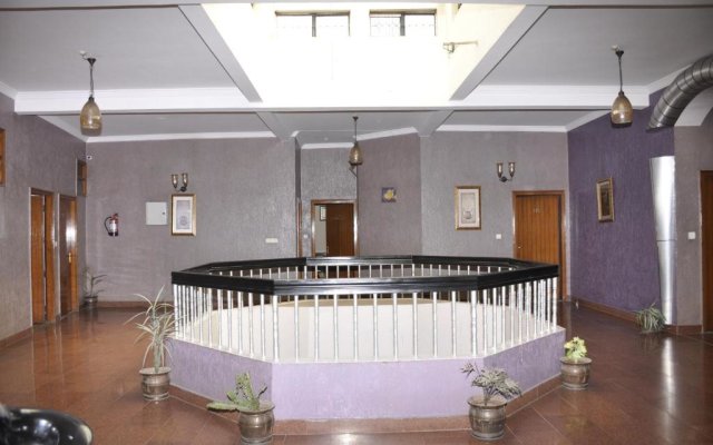 Hotel Pratiksha