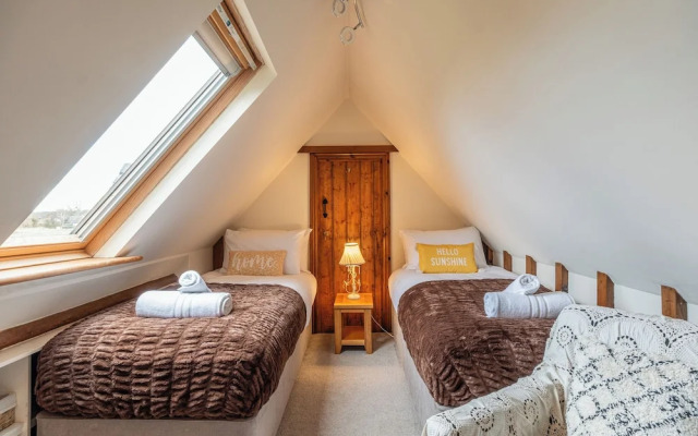 The Threshing Barn-Stunning 5 BD Retreat