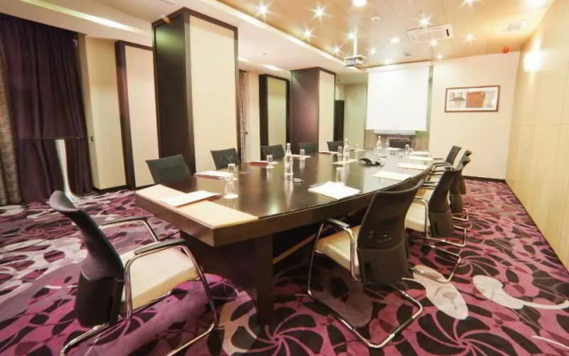 Doubletree By Hilton Hotel Bucharest - Unirii Square