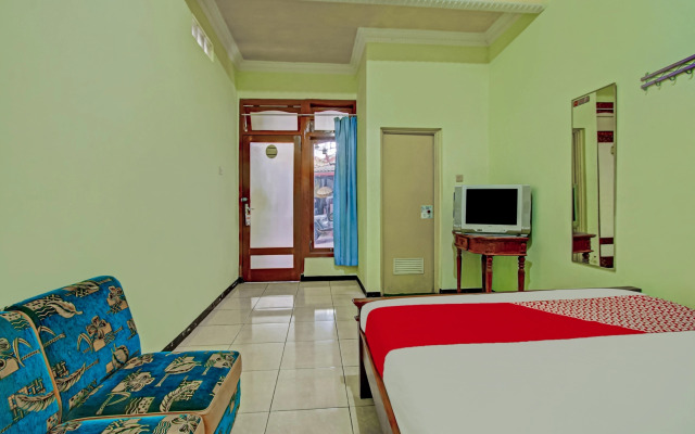 OYO 90031 Villa Papada