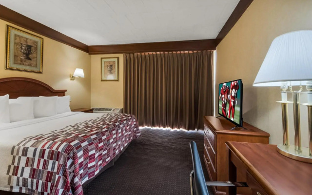 Red Roof Inn & Suites Newark - University