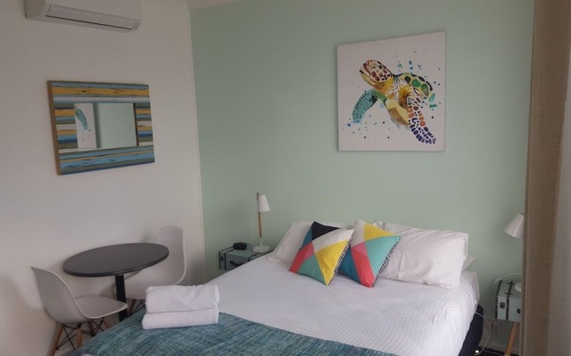 Town House Motor Inn – Guest Rooms – Young