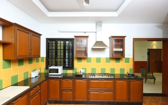 OYO Home 10911 Sea View 3BHK White Town