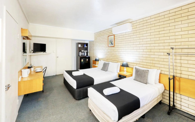 Tropical Gate Motor Inn