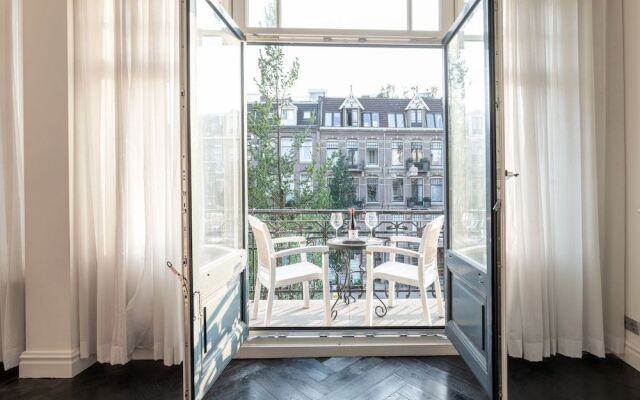 Dina Perla Lodges shared home in museum district