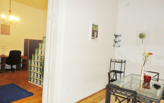 Hi5 Apartments - Parliament