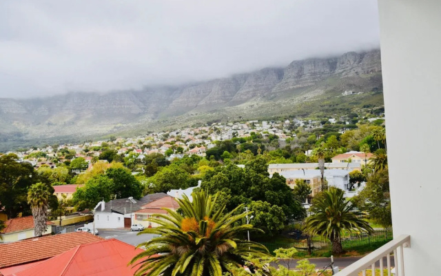 1 Bedroom Apartment With Table Mountain Views