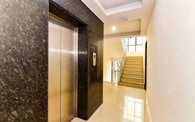 OYO Flagship 38119 Tristar Residency