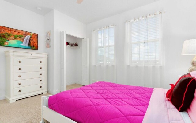 Stylish 3BR Townhouse With Pool Near Disney