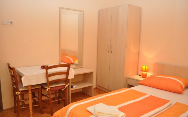 Room Ljuba - 130 meter from sea R3 Makarska, Riviera Makarska