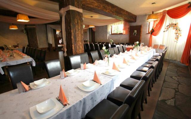 Gościniec pod Strzechą