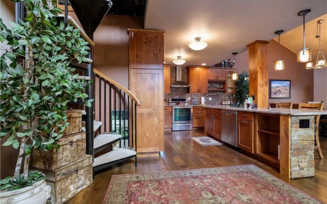 Churchill Lodge North