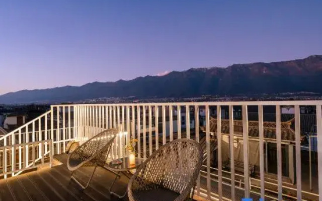 Lakeside Dream Chinese Inn