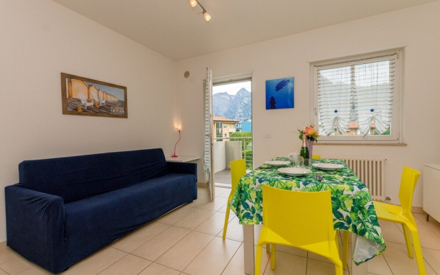 Torbole Relax, Pool & Balcony Apartment 2