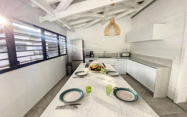 Marina Beach 2, between Anse Marcel marina and beach