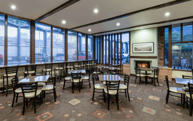 Best Western Pony Soldier Inn & Suites