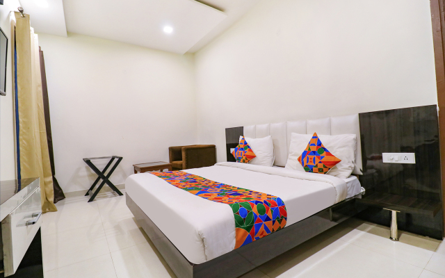 Fabhotel Golden Home