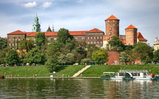 Wawel Apartments - Riverside Castle