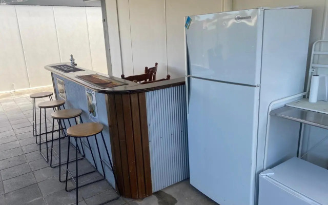 Investigator Beach Breeze Apartments U3