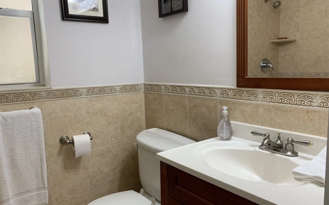 Cozy Coconut Grove Studio