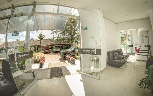 Llanogrande Airport by Bernalo Hotels