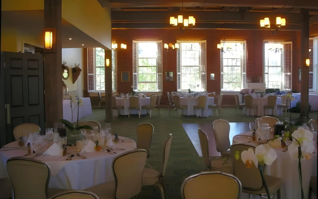 The Common Man Inn & Restaurant