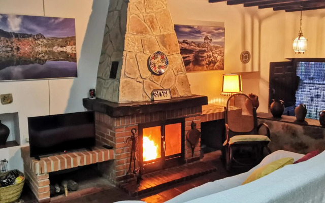 Casa independiente y completa con una habitación "Venta de Cidones"