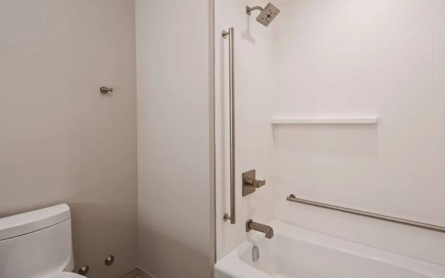 Best Western Premier Winnipeg East Inn & Suites