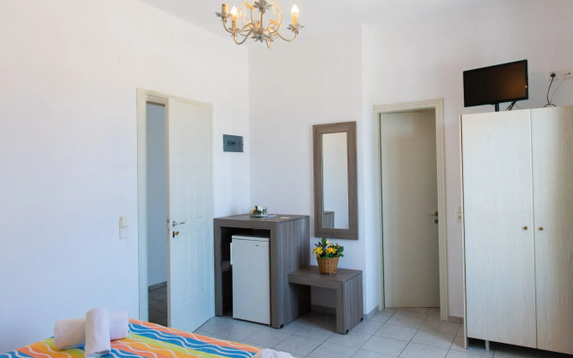 Rooms & Apartments Archontou