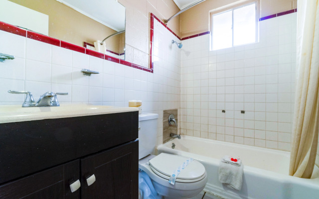 Capital O Hotel Beeville - US 181