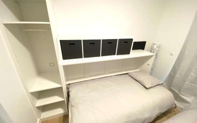 2 Bedrooms Flat in Center with Parking