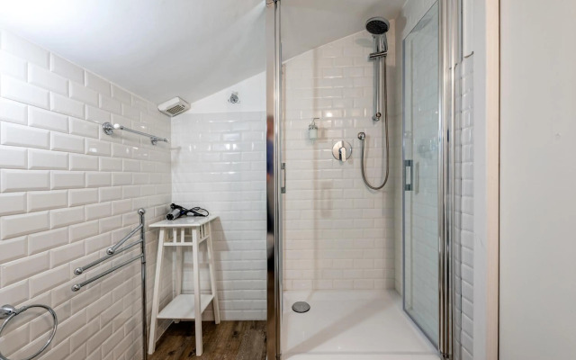 IREX Trevi Fountain Penthouse