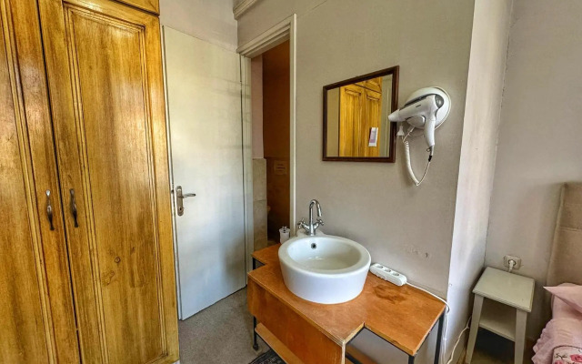 Eolya Guest House