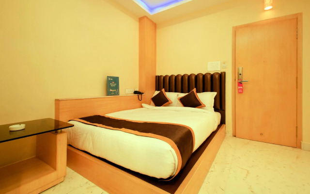 Capital O 8565 Hotel Golden Palace