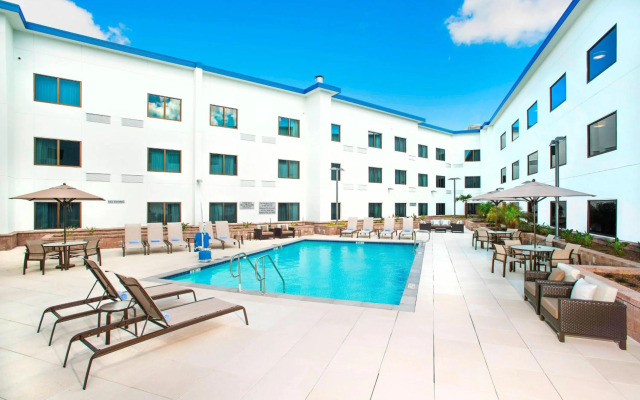 Courtyard by Marriott Redwood City