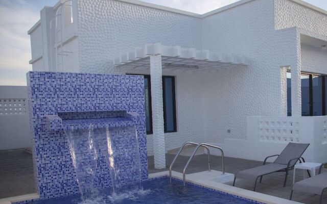 The Pool Villa - Tanuf