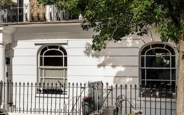 Miss Westside Story - by Out of Office Lifestyle