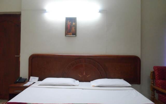 Hotel PLR Grand