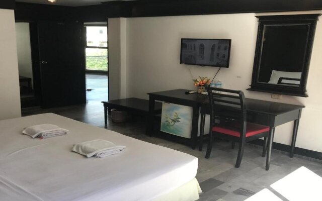 Maximum Boutique Hotel