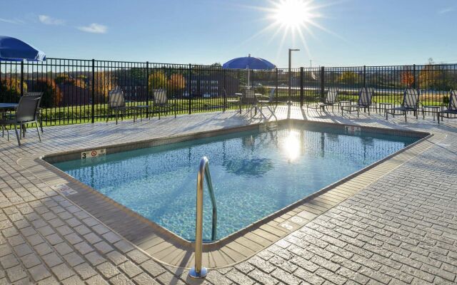 Fairfield Inn & Suites by Marriott Martinsburg