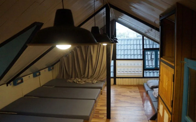 Grey Monkey Dalat Hostel