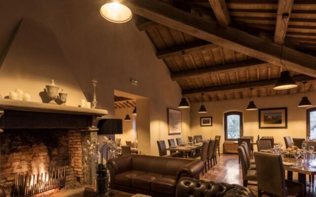 Luxury Villa Inside a big Estate Airco Heated Pool-villa Savino