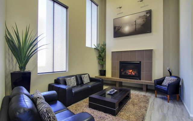 Bridges on Argyle Motel & Apartments