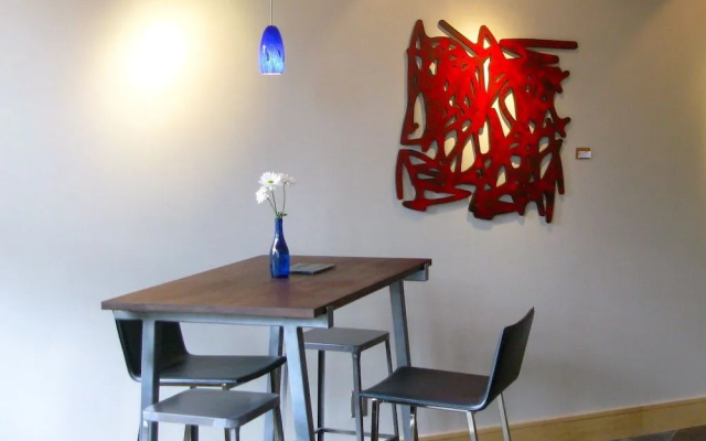 Suites at 118 - Bloomington