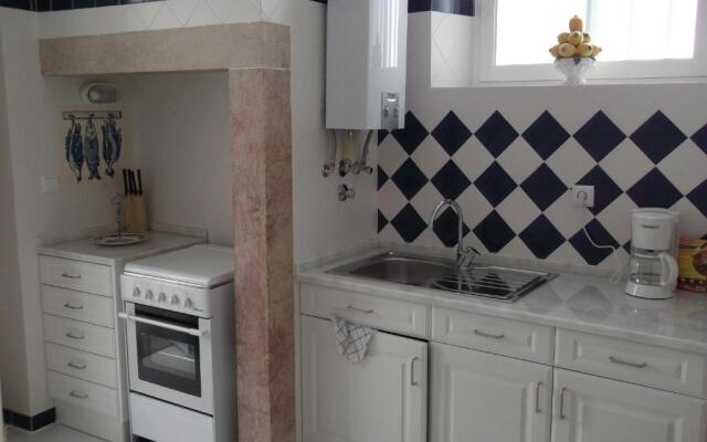 Angola Top Floor 6 Bedrooms