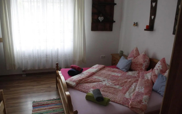 Varga Borbarát Vendégház Apartmanok