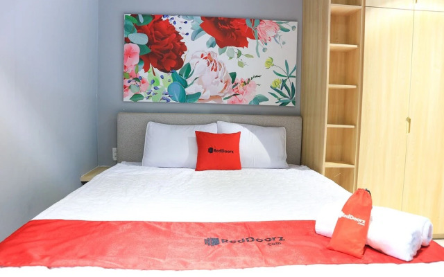 RedDoorz Plus  Le Van Sy Street 2